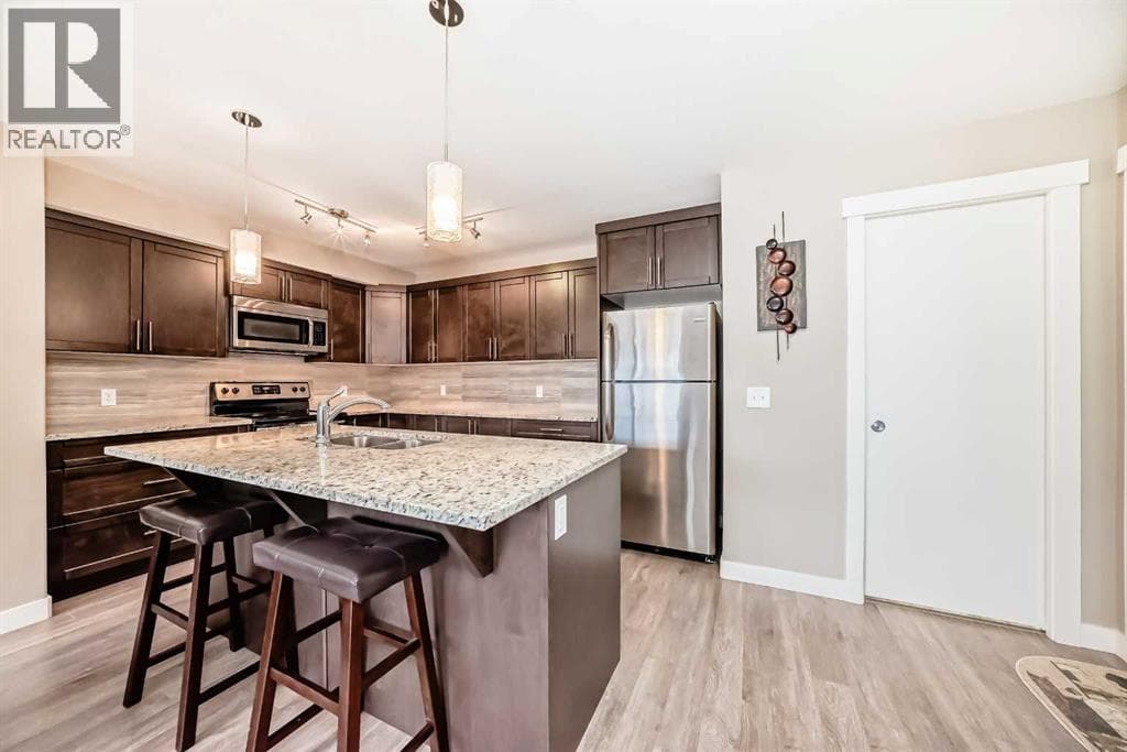 222 Redstone View NE — photo 5