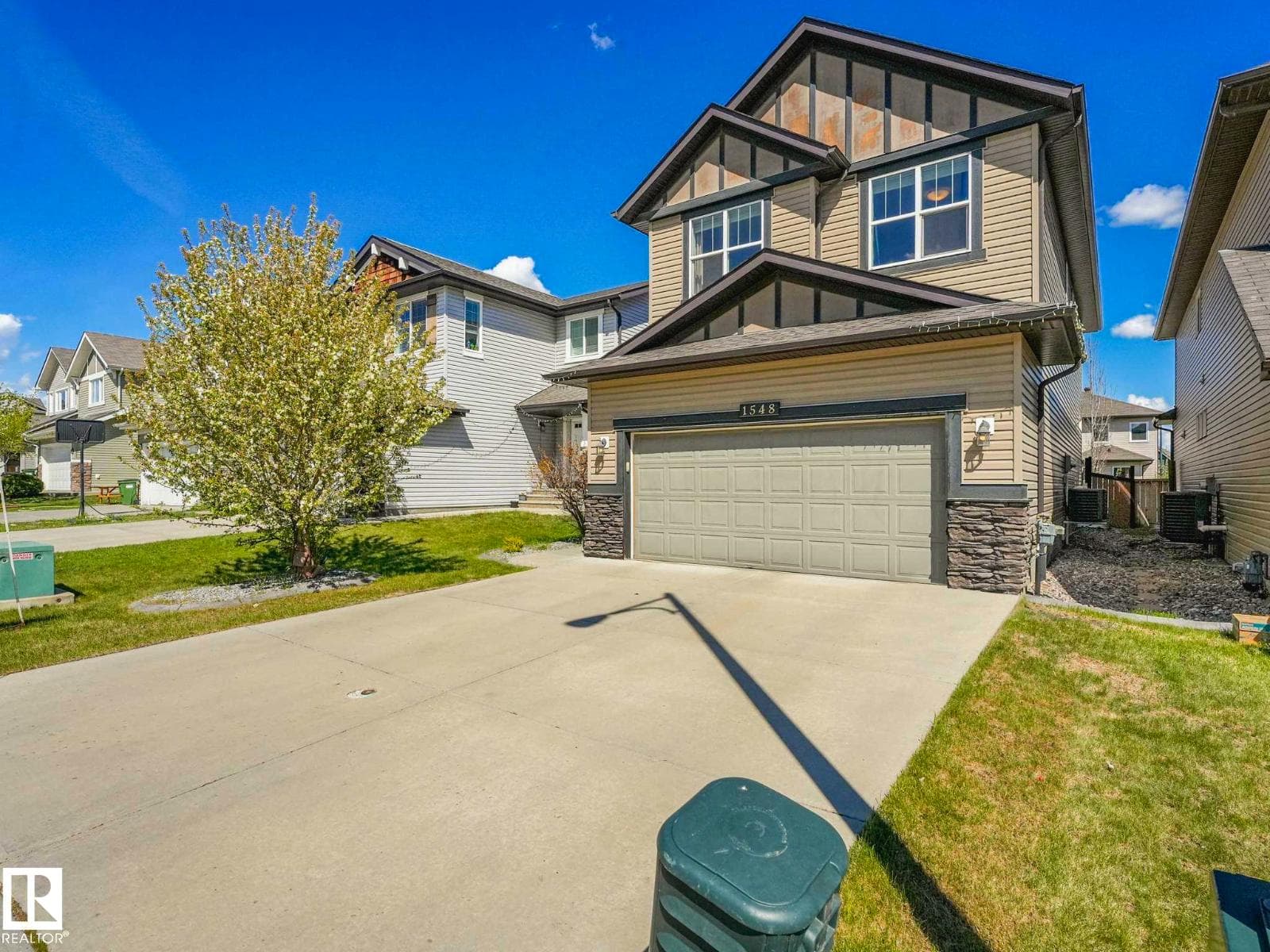 1548 36 AV NW — photo 3