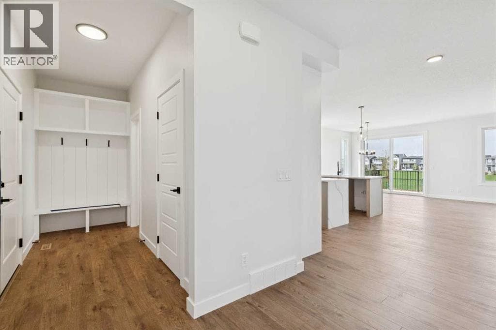462 Bighorn Avenue SW — photo 4