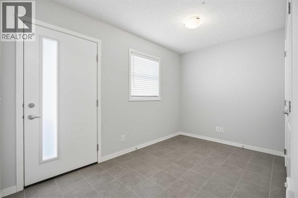 320 Harvest Hills Way NE — photo 2
