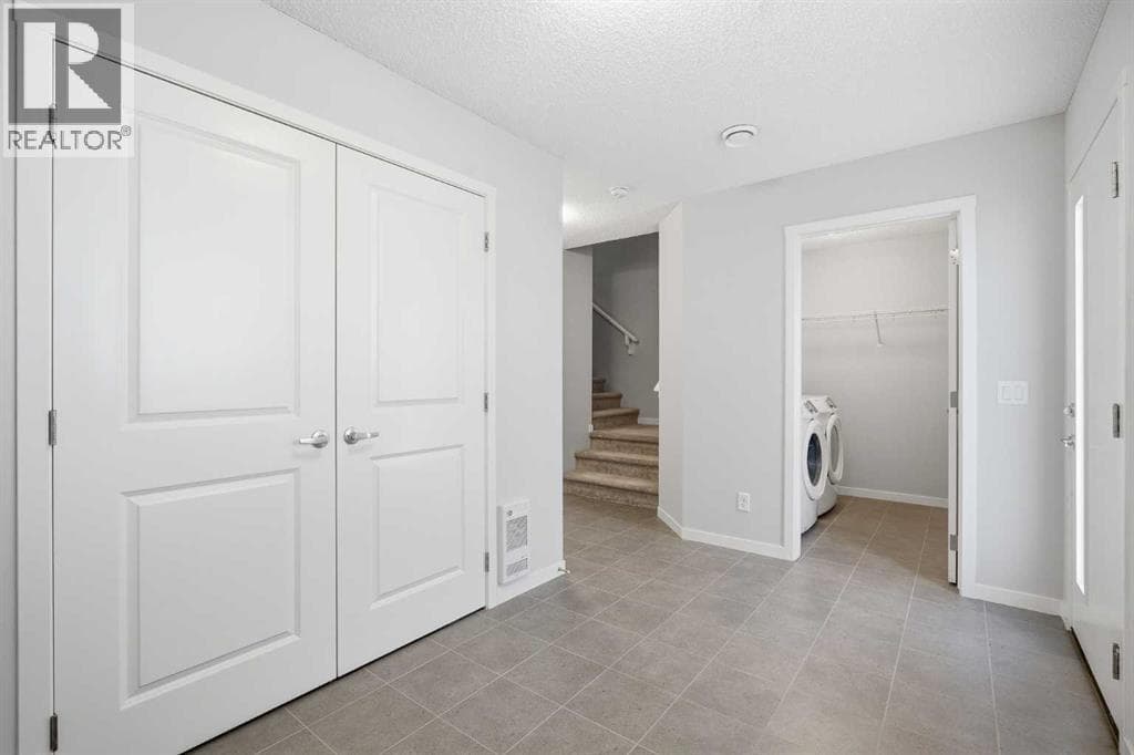 320 Harvest Hills Way NE — photo 3