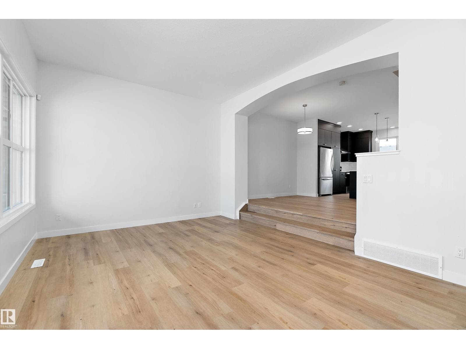 5275 EDGEMONT BV NW — photo 5