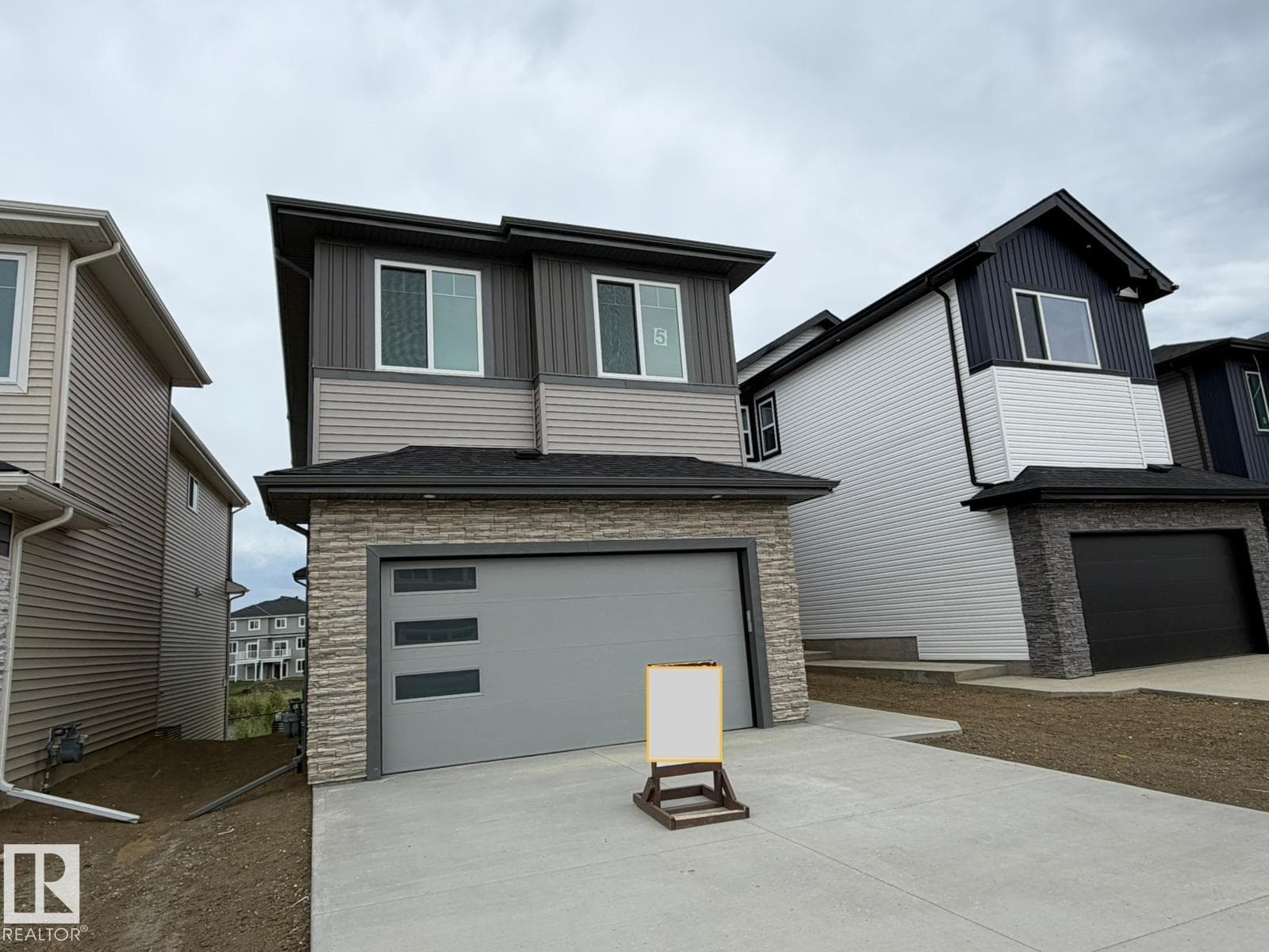 5 AXELWOOD CR — photo 2