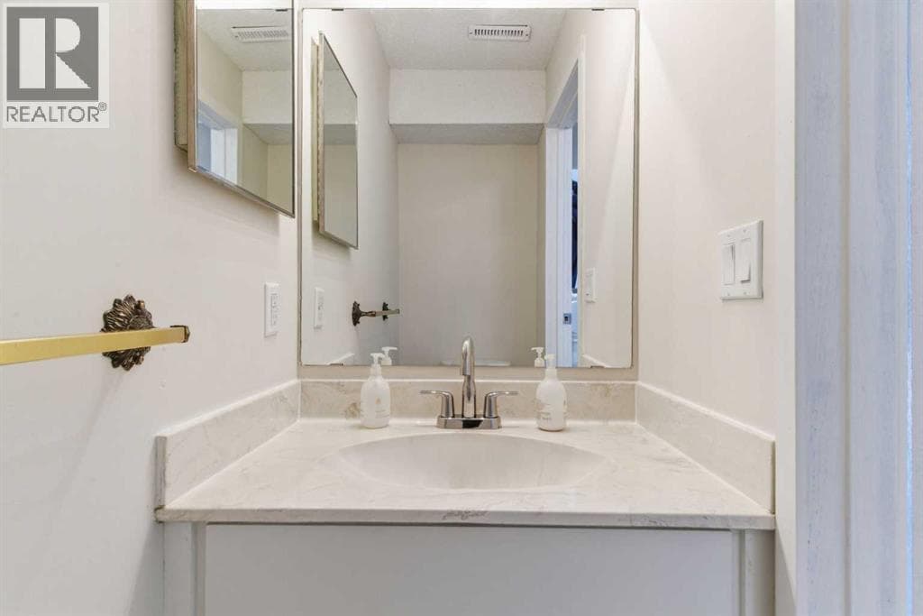 6, 23 Glamis Drive SW — photo 4