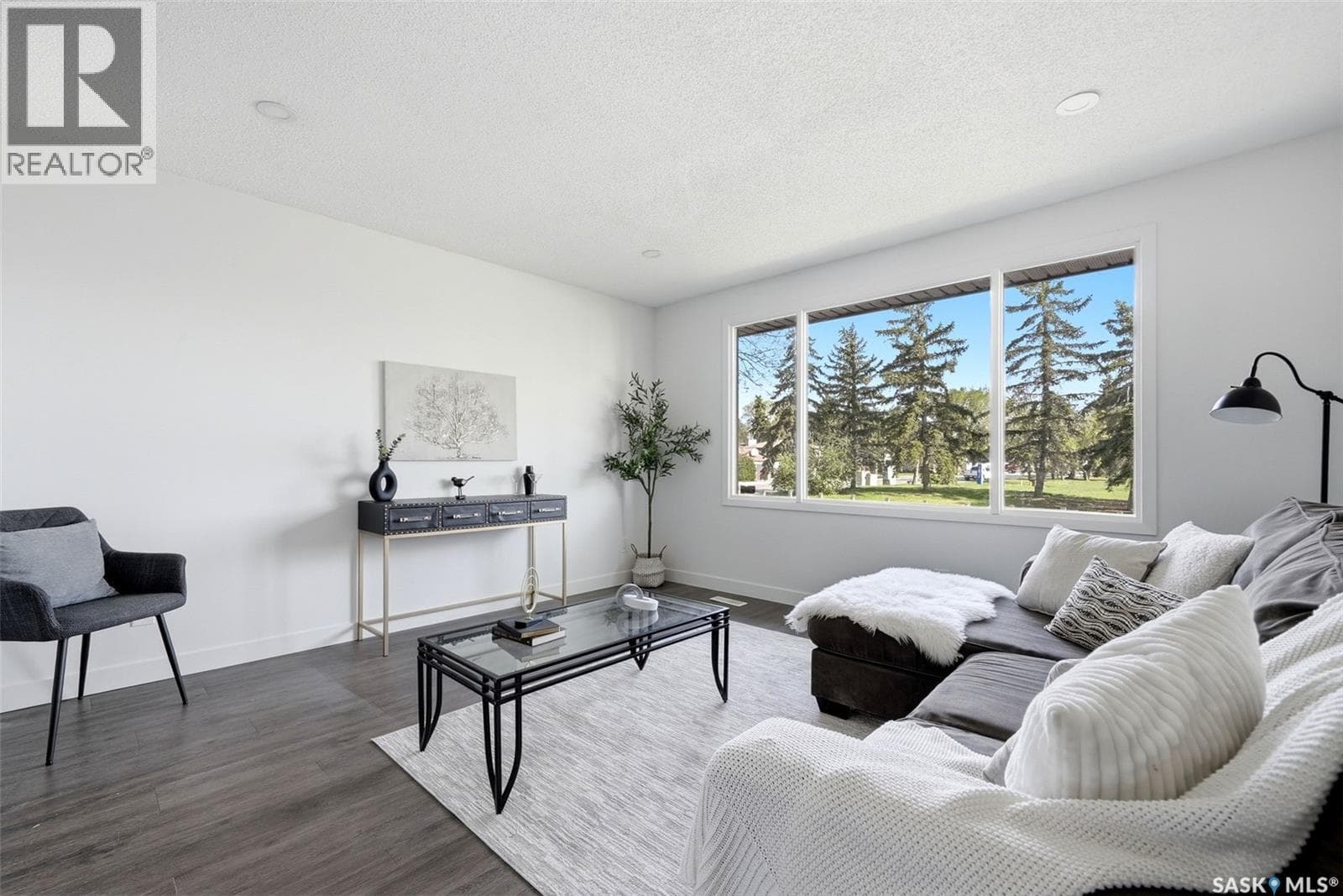 127 Mackenzie WAY — photo 4