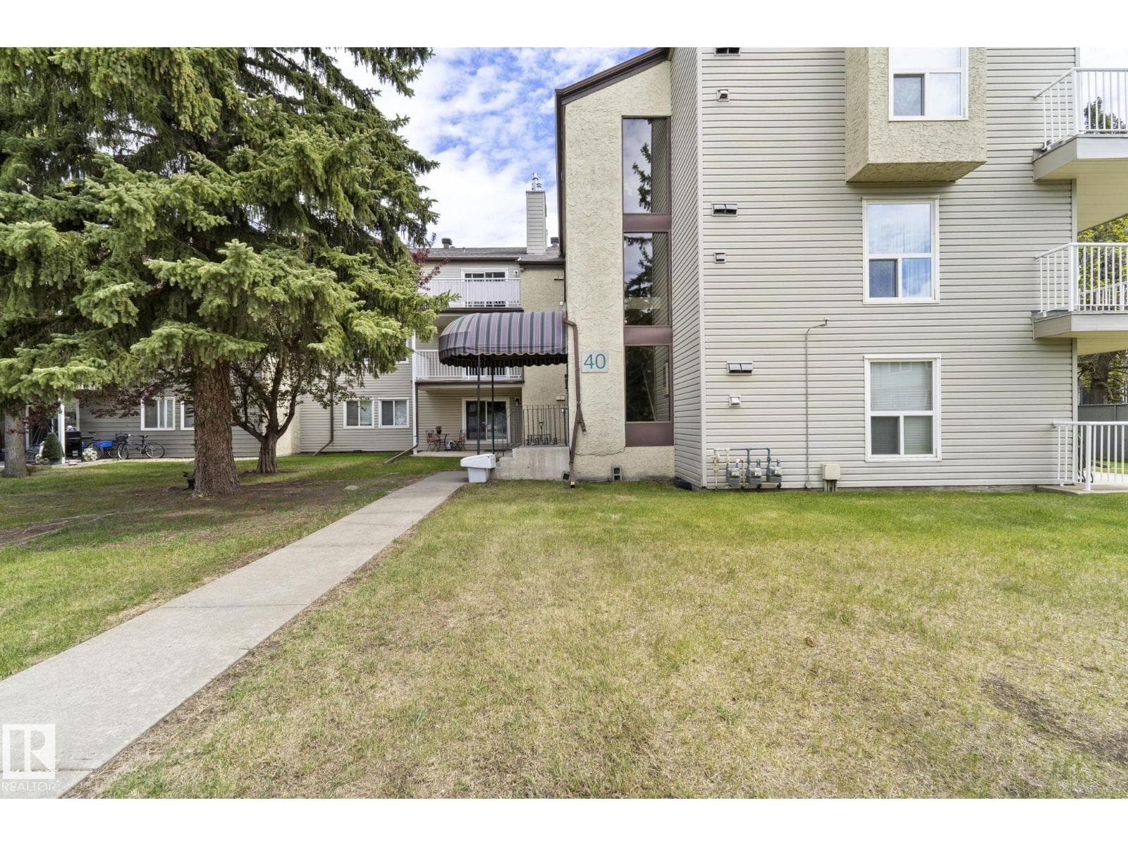 #212 40 ALPINE PL — photo 3