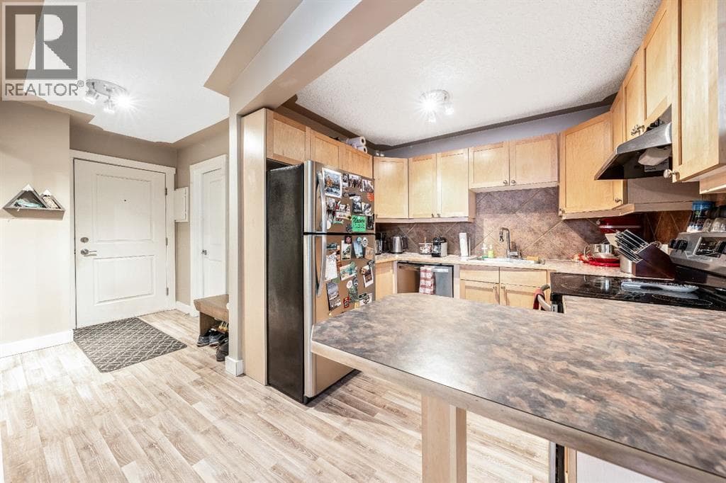 4, 310 22 Avenue SW — photo 5