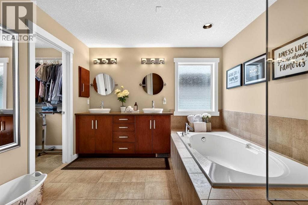 44 Elgin Meadows Link SE — photo 4