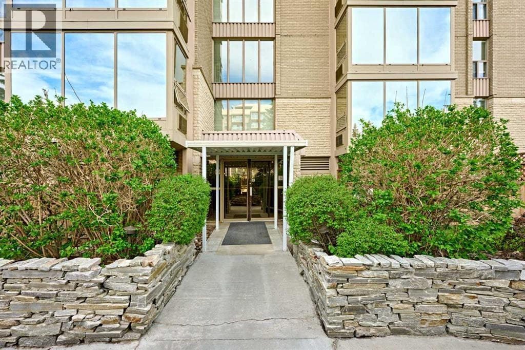 403, 4555 Varsity Lane NW — photo 5
