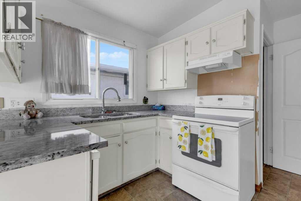 66 34 Avenue SW — photo 4