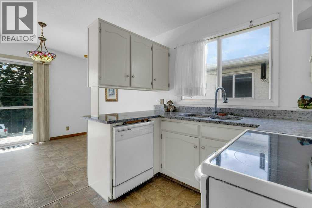 66 34 Avenue SW — photo 5