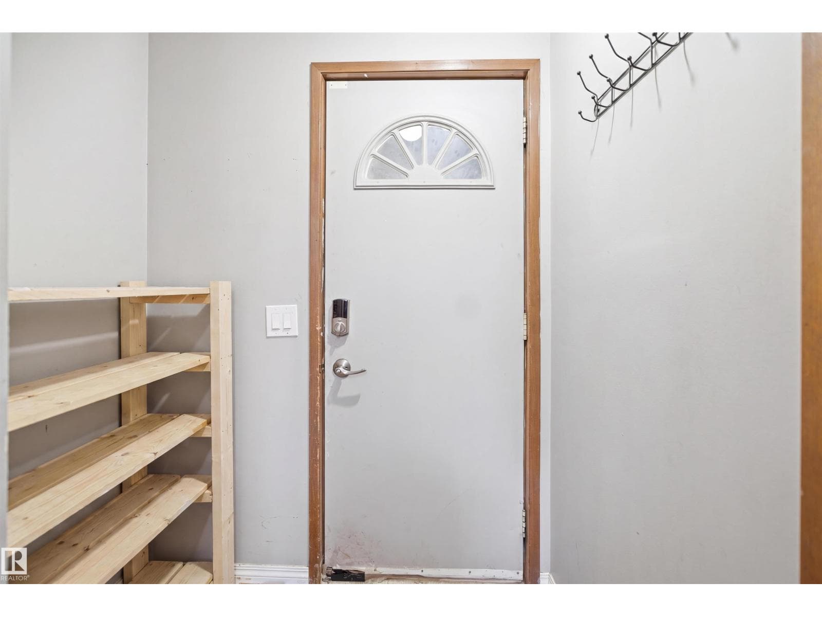 2107 40 ST NW — photo 3