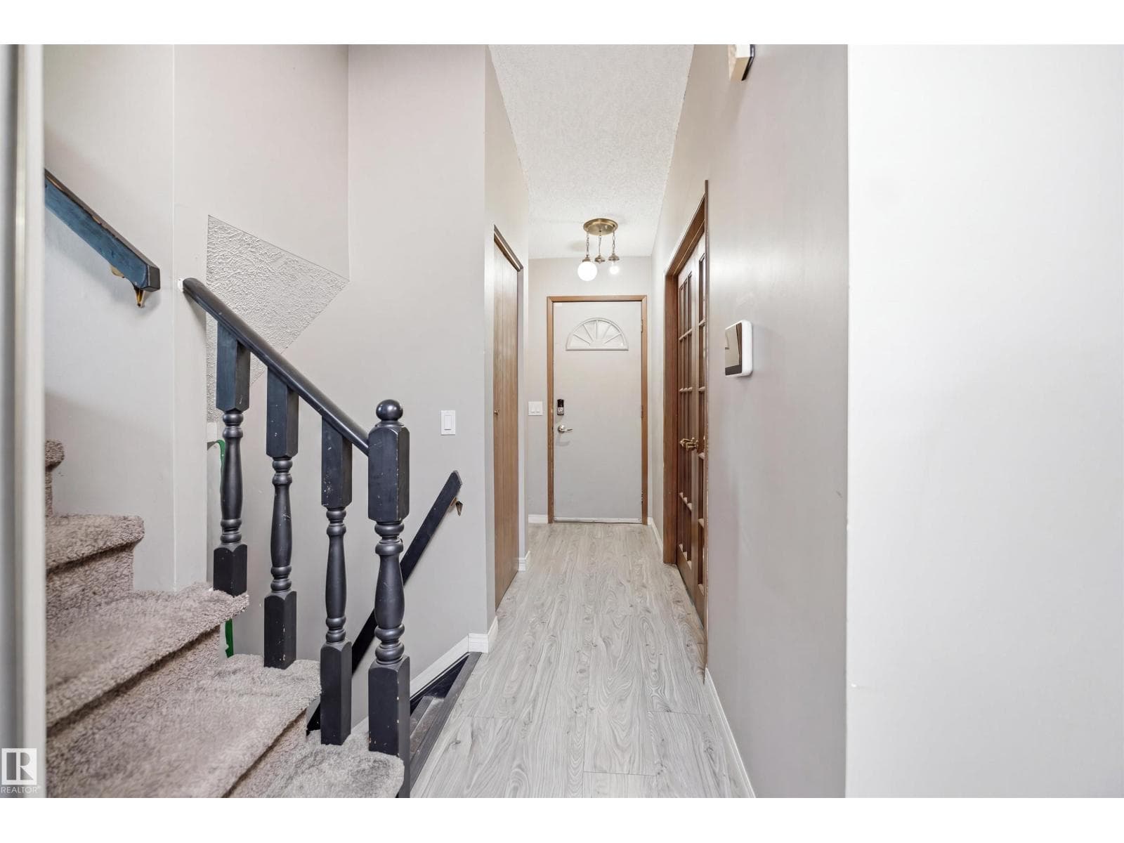 2107 40 ST NW — photo 4