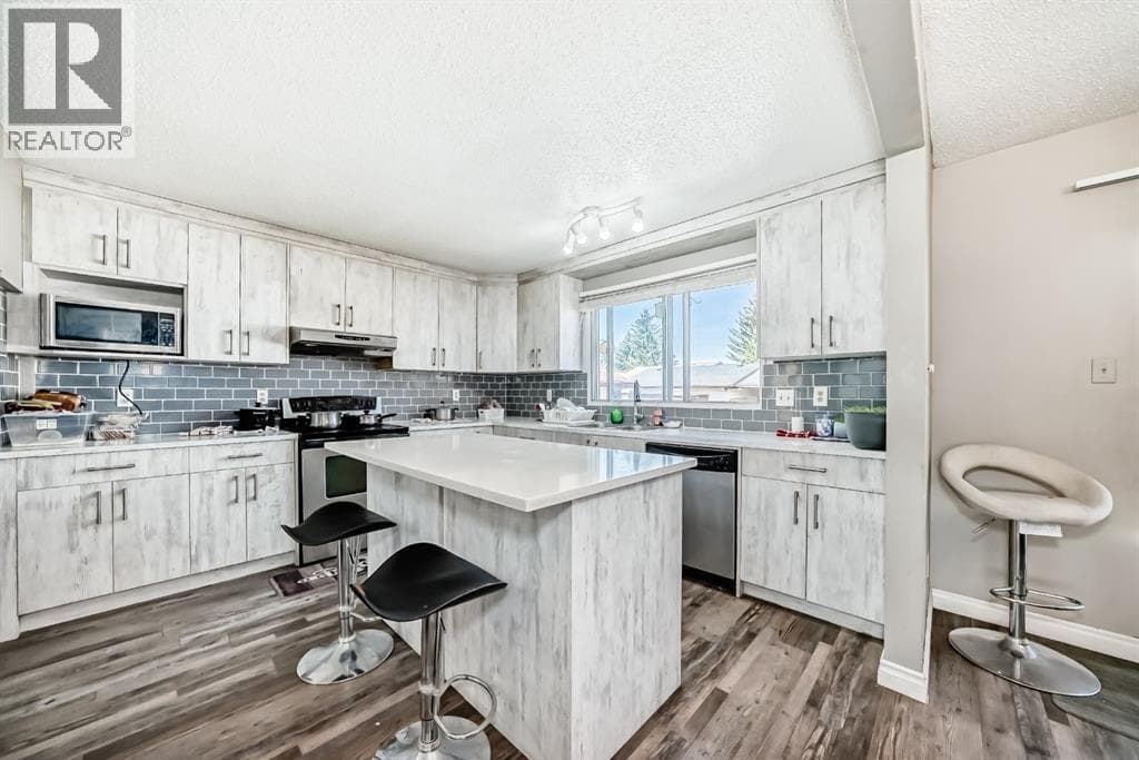28 Rundlelawn Place NE — photo 5