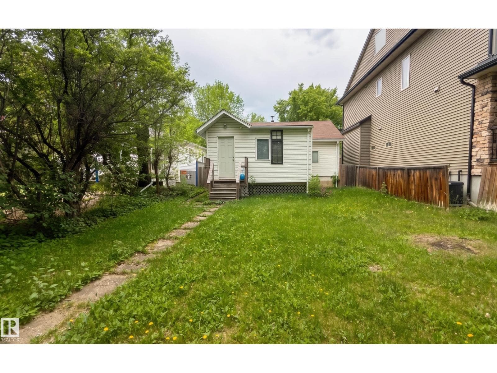 10226 148 ST NW