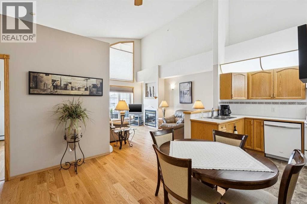 301, 728 Country Hills Road NW — photo 3