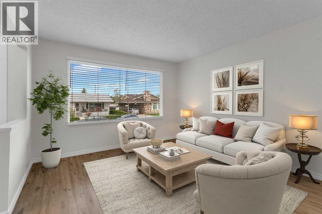 452 Queen Alexandra Way SE — photo 4
