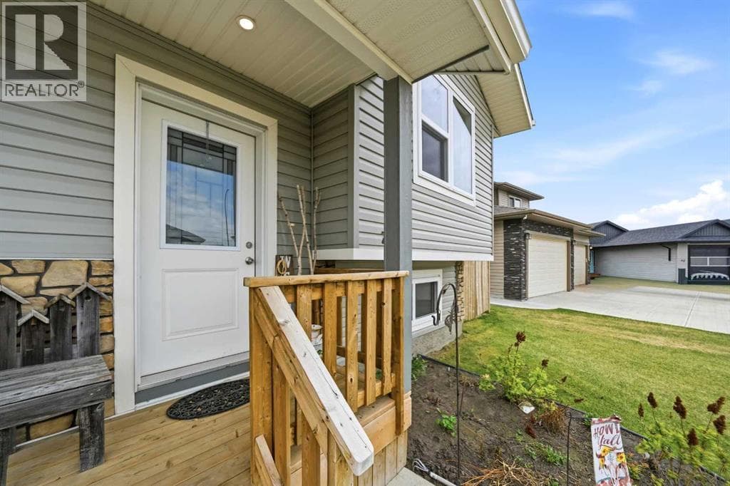 74 Ranchers Close — photo 3