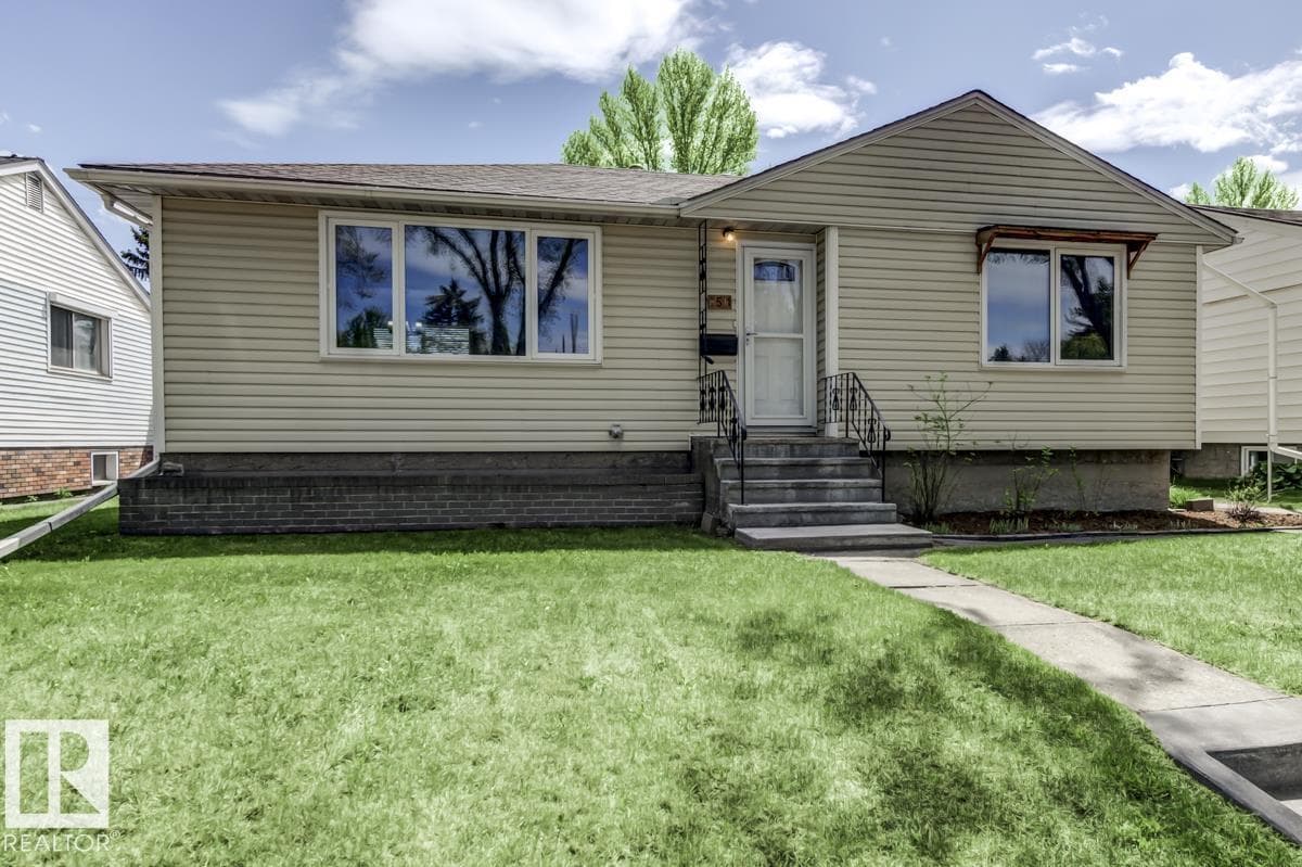 8511 64 AV NW