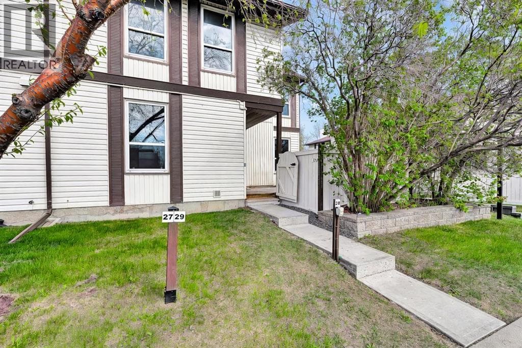 33, 3200 60 Street NE photo 2