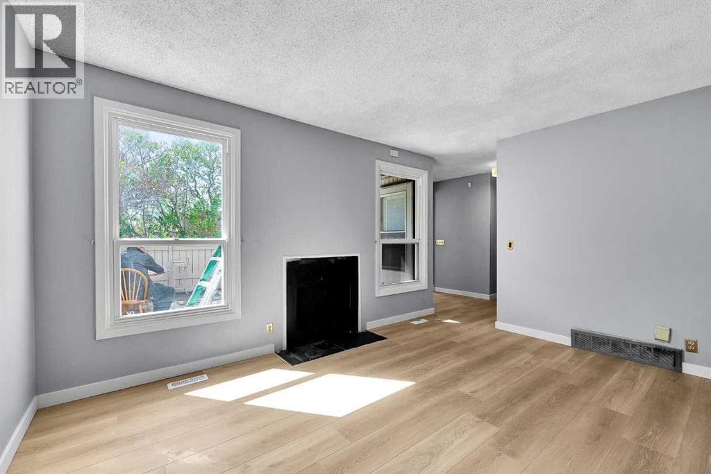 33, 3200 60 Street NE photo 11