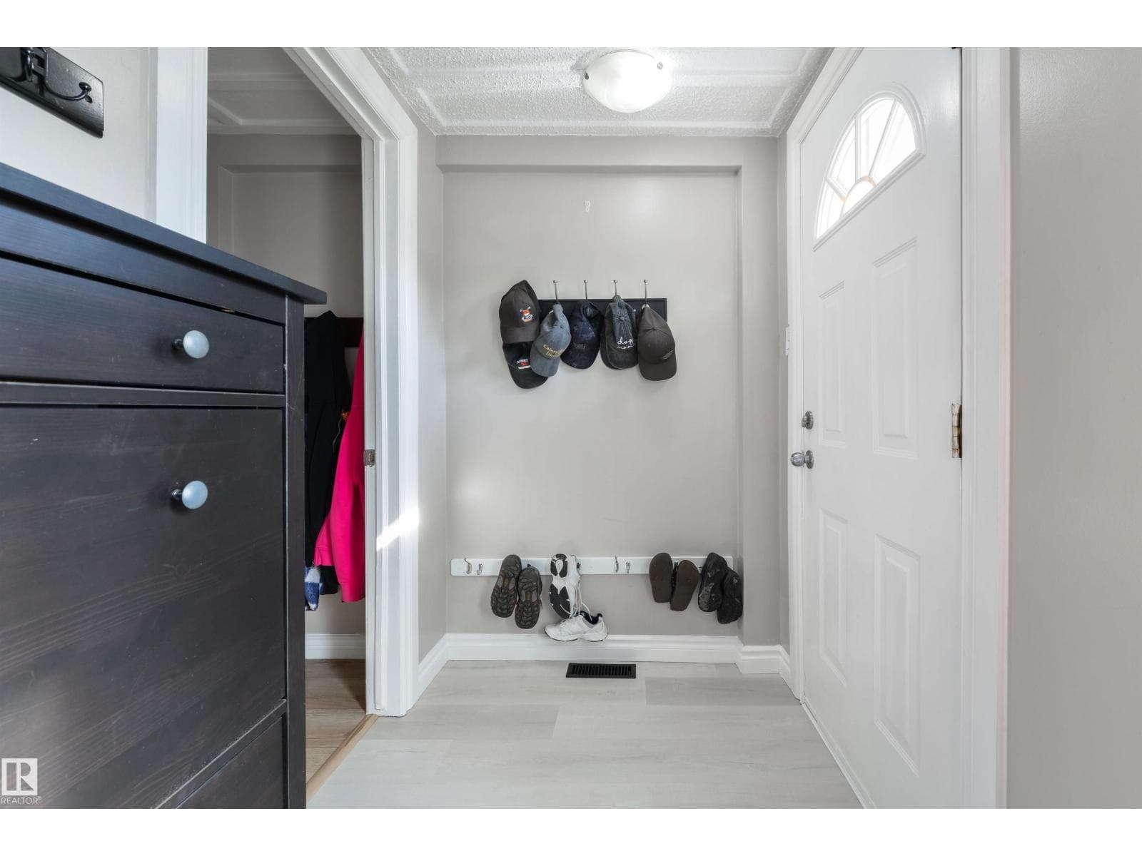 15 Post RD NW — photo 2