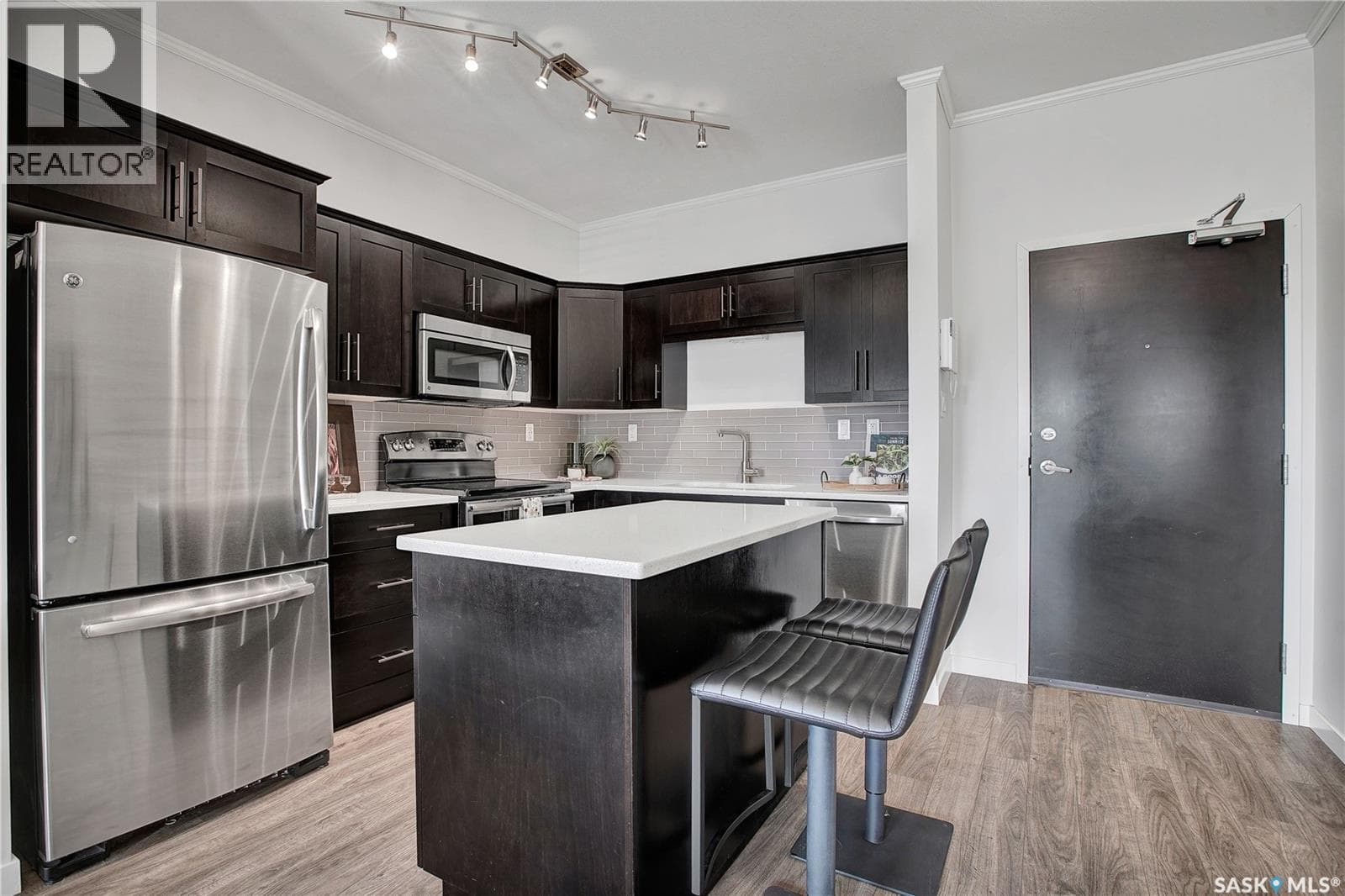 106 545 Hassard CLOSE — photo 3
