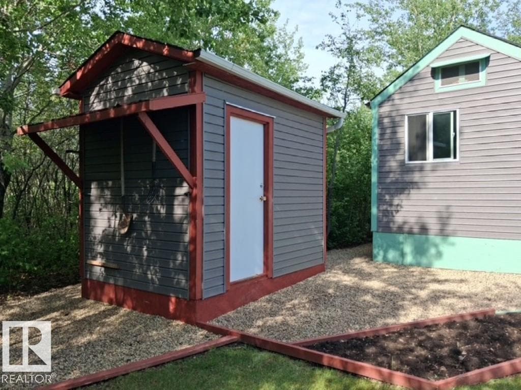 204 Sandy Beach way — photo 3