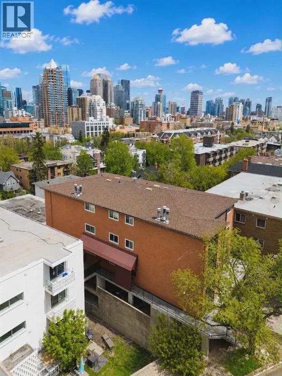 4, 930 Royal Avenue SW — photo 3