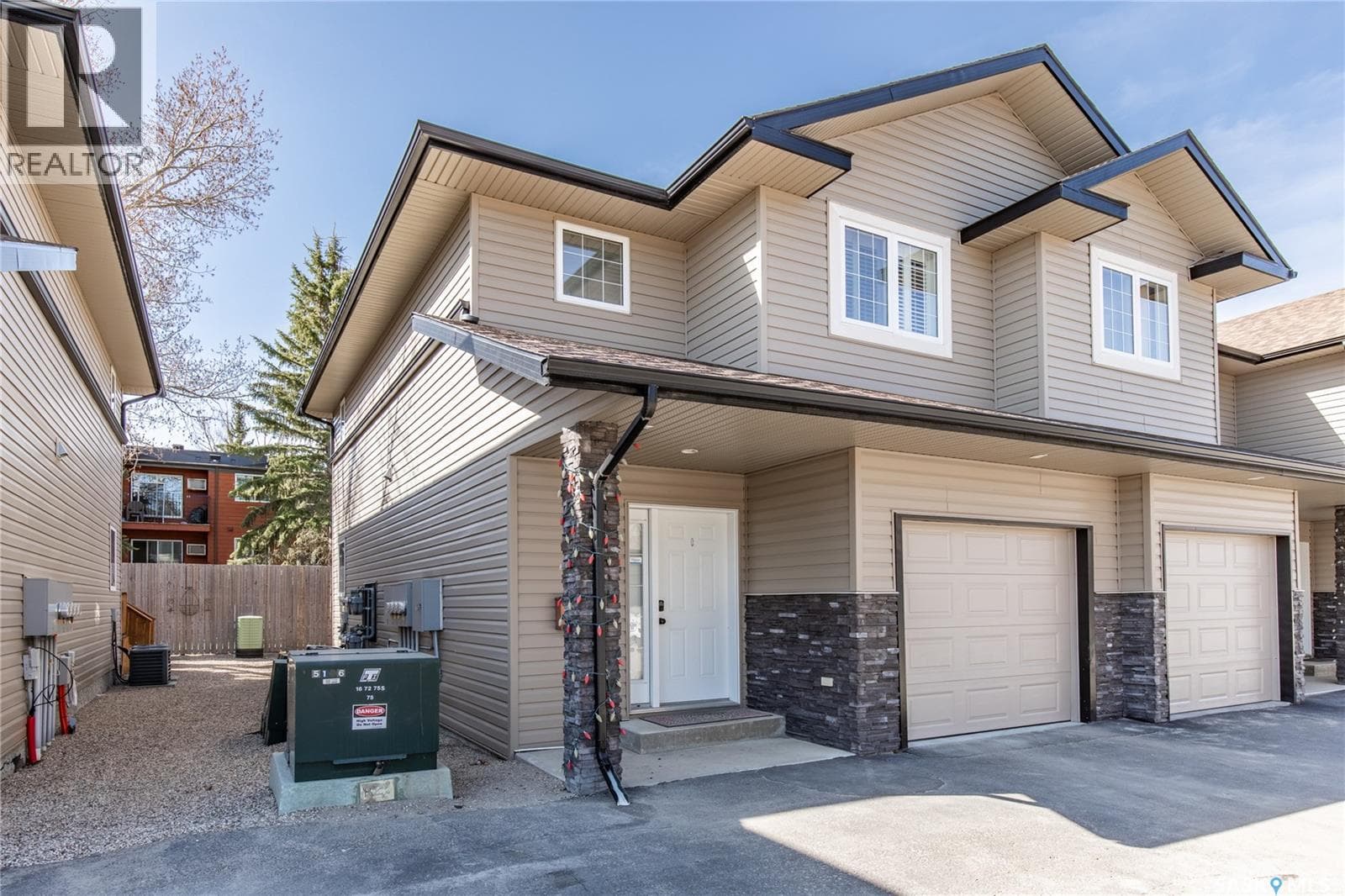 B4 33 Wood Lily DRIVE