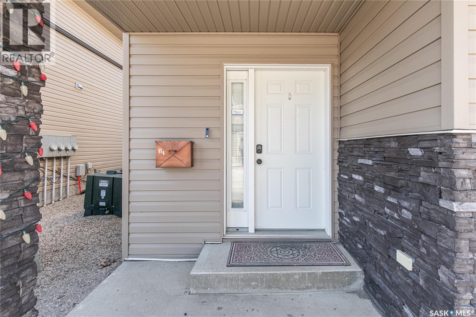 B4 33 Wood Lily DRIVE — photo 3