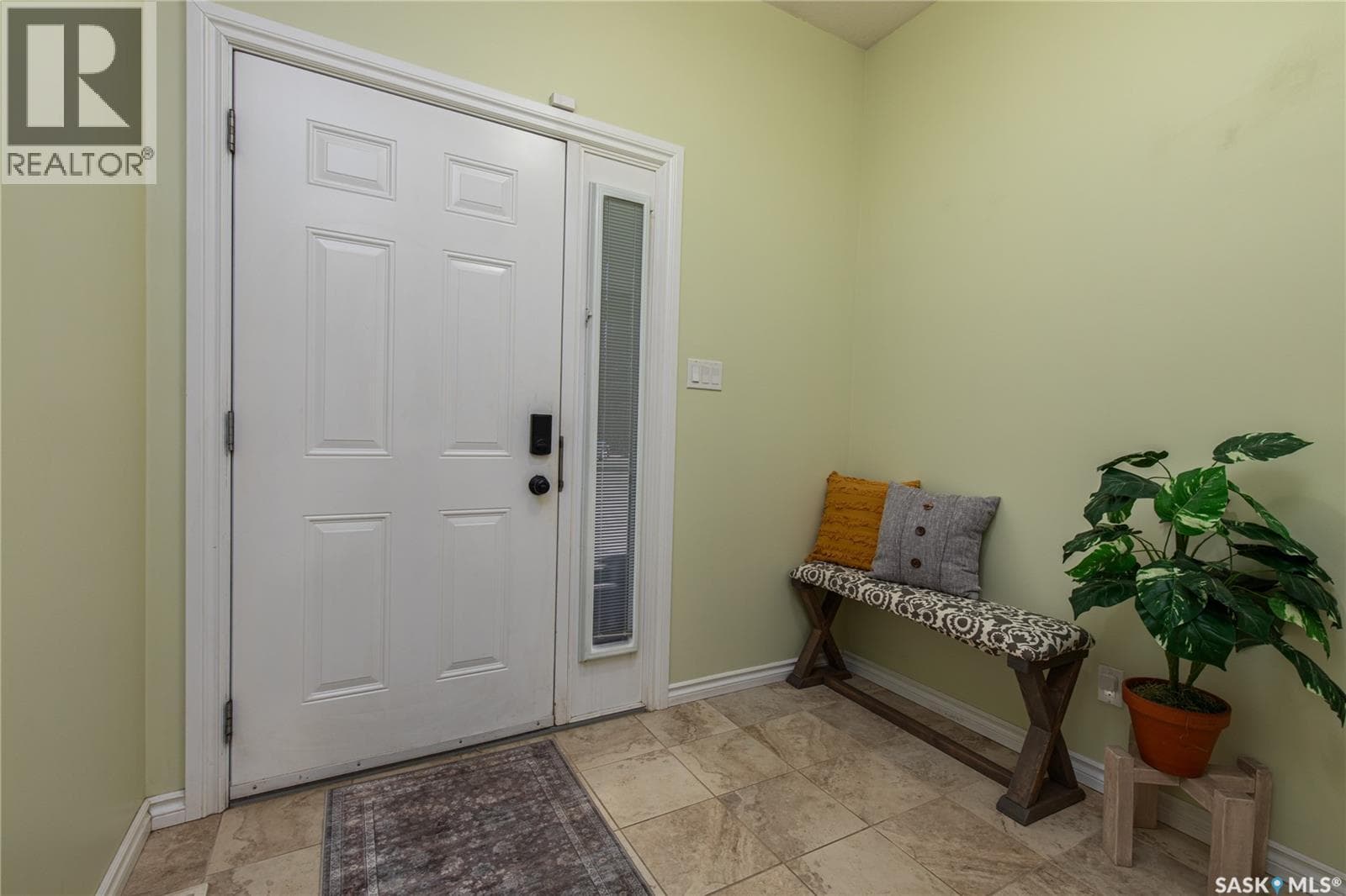 B4 33 Wood Lily DRIVE — photo 5