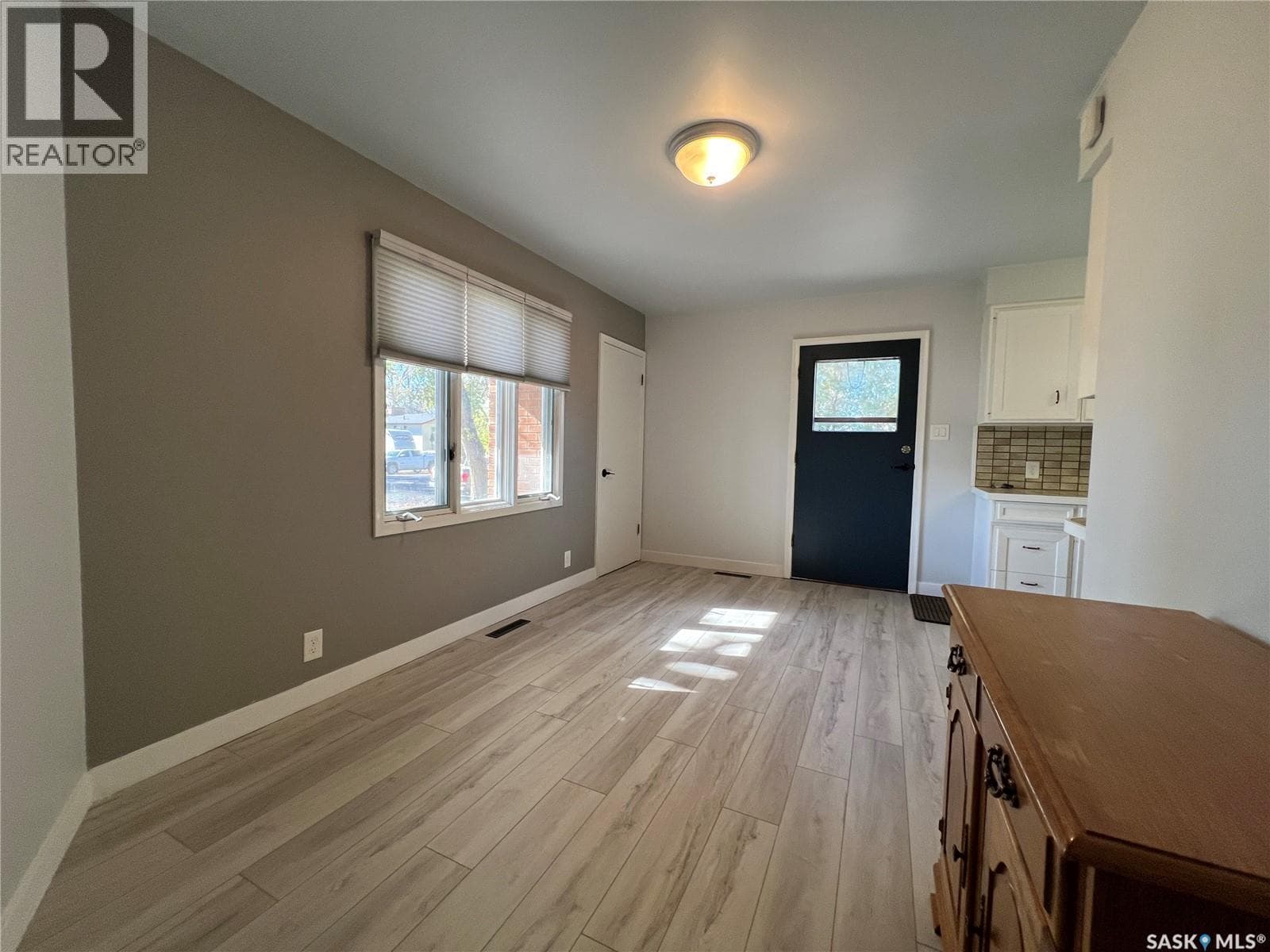 1118 Broadview ROAD — photo 5