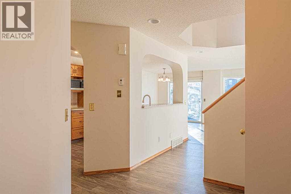 28 Martha's Meadow Place NE — photo 4
