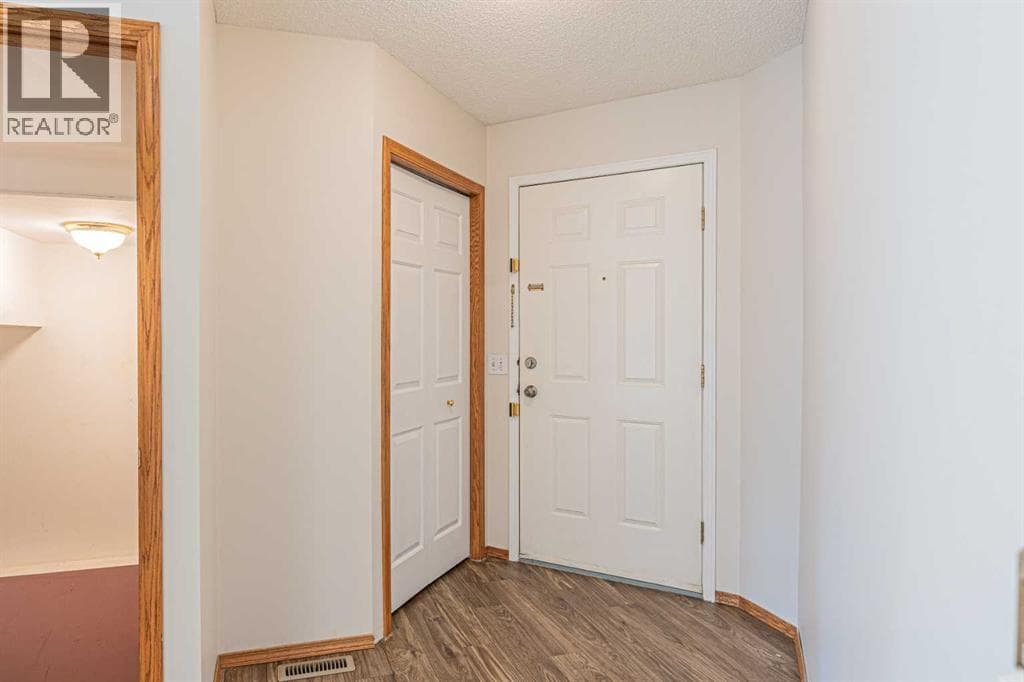 28 Martha's Meadow Place NE — photo 5