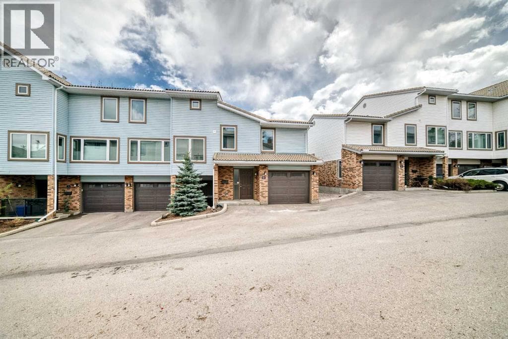 80 Coachway Gardens SW