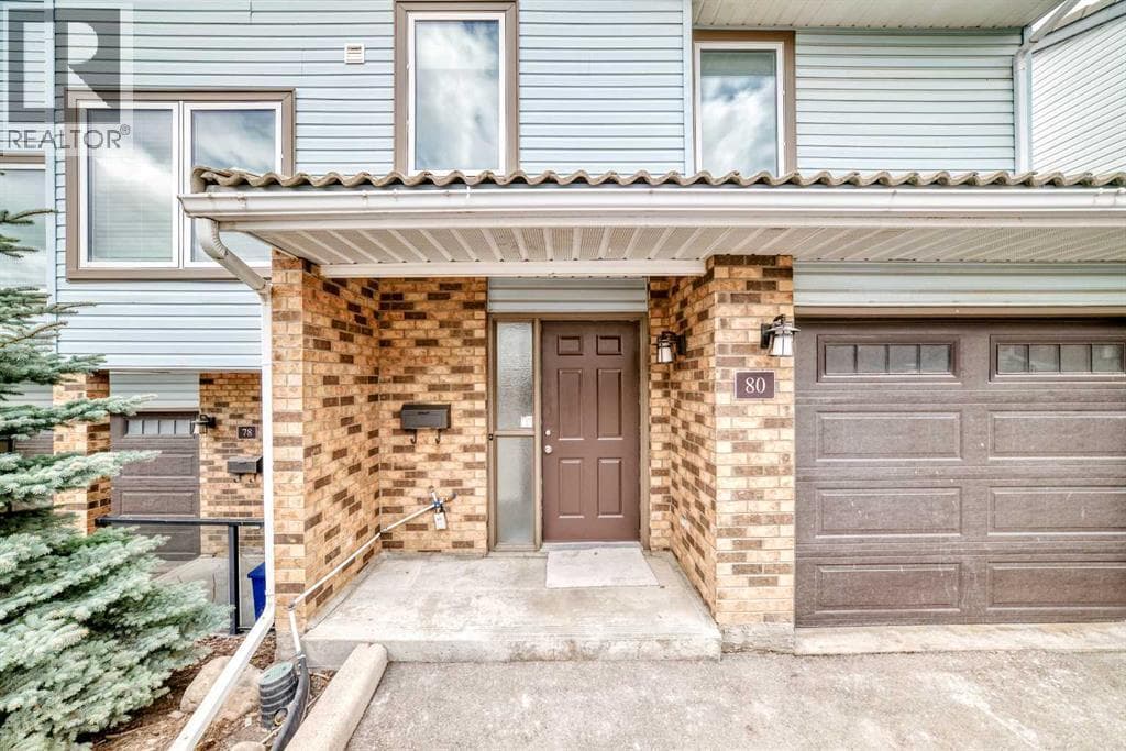 80 Coachway Gardens SW — photo 3