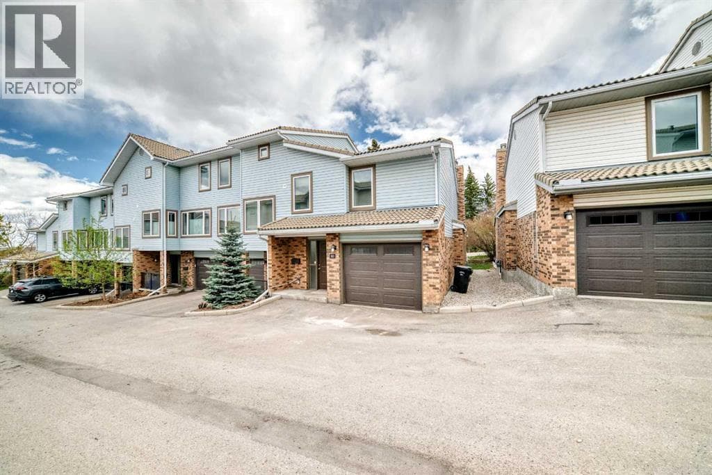 80 Coachway Gardens SW — photo 2