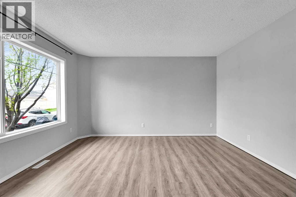 164 Bridleridge Gardens SW — photo 3