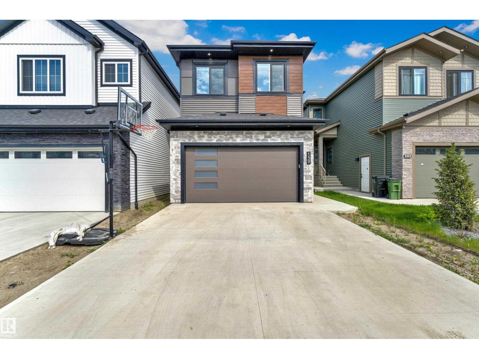 139 28 ST SW — photo 5