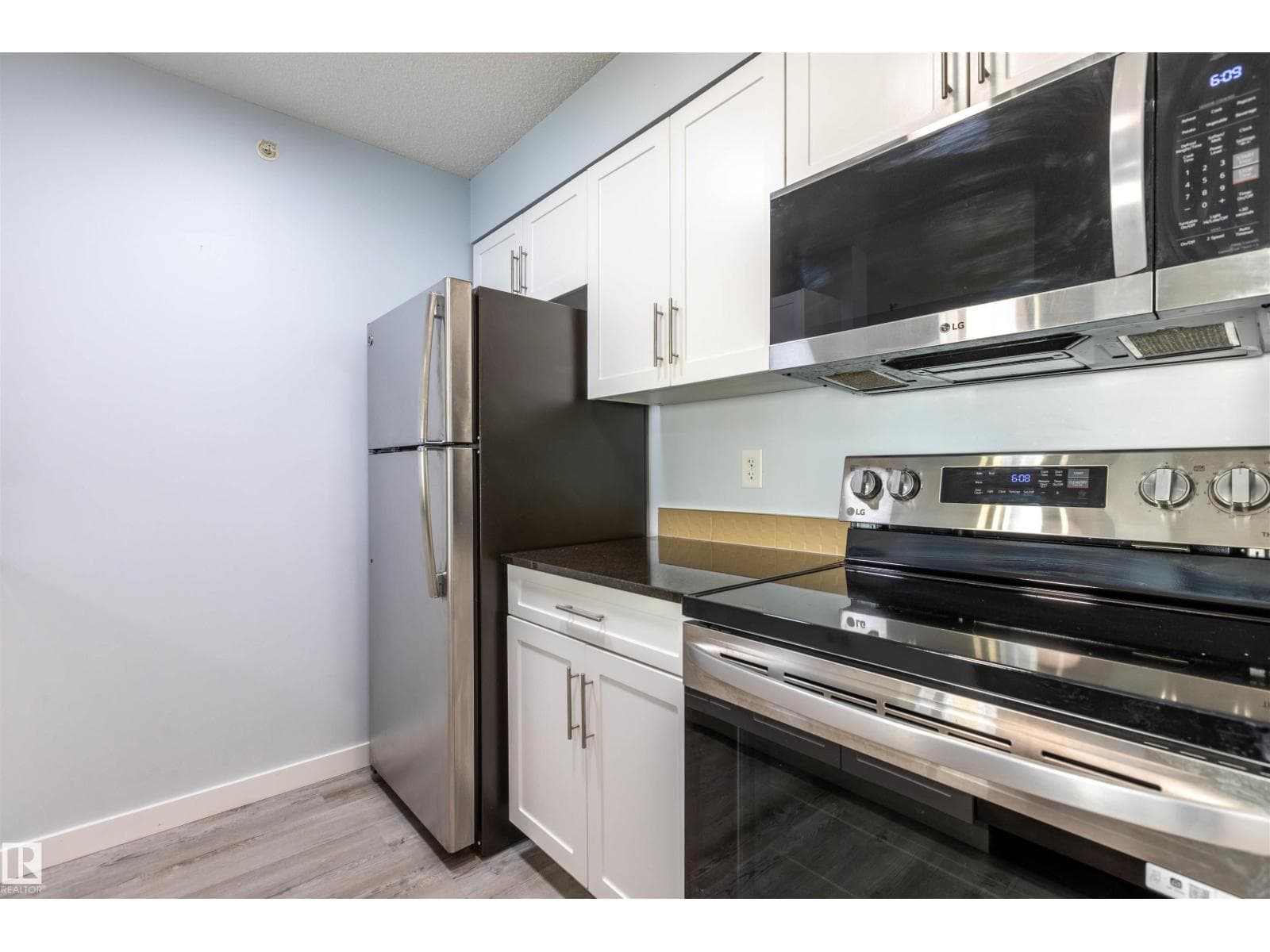 #403 25 ELEMENT DR — photo 4
