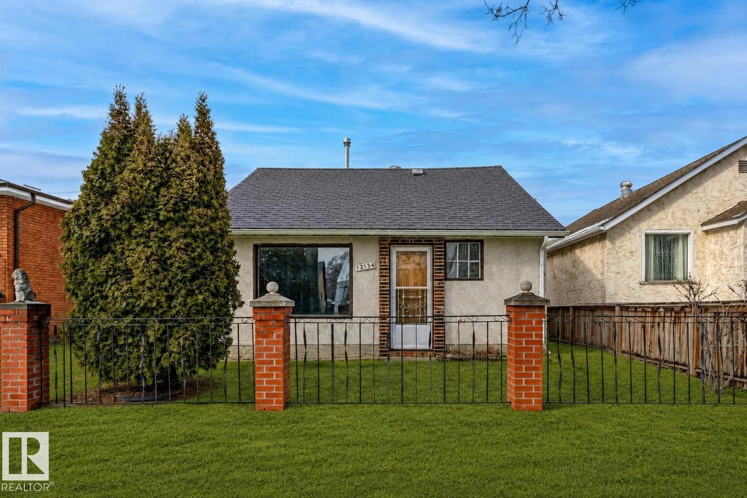 12134 96 ST NW