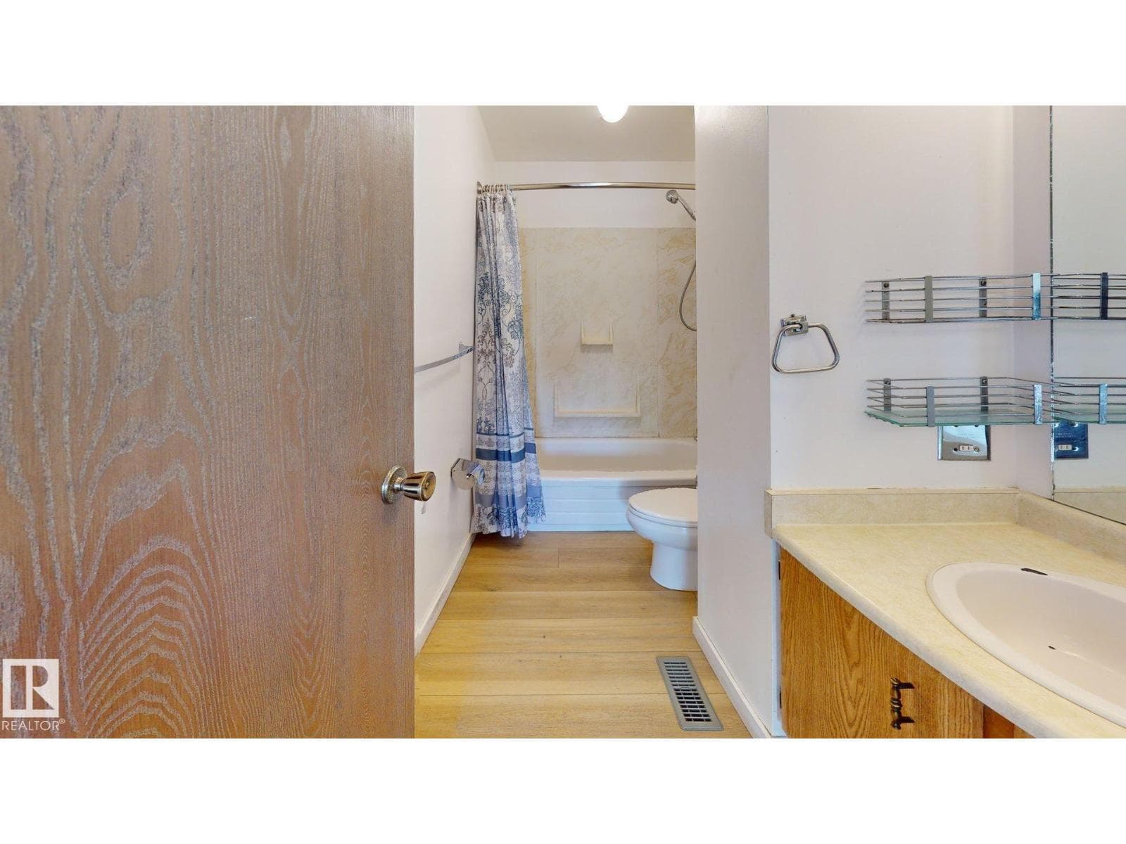 4912 34A AV NW — photo 4