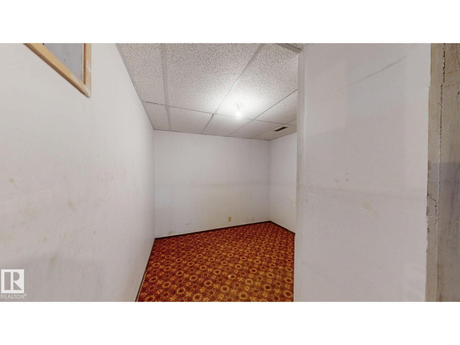 4912 34A AV NW — photo 5