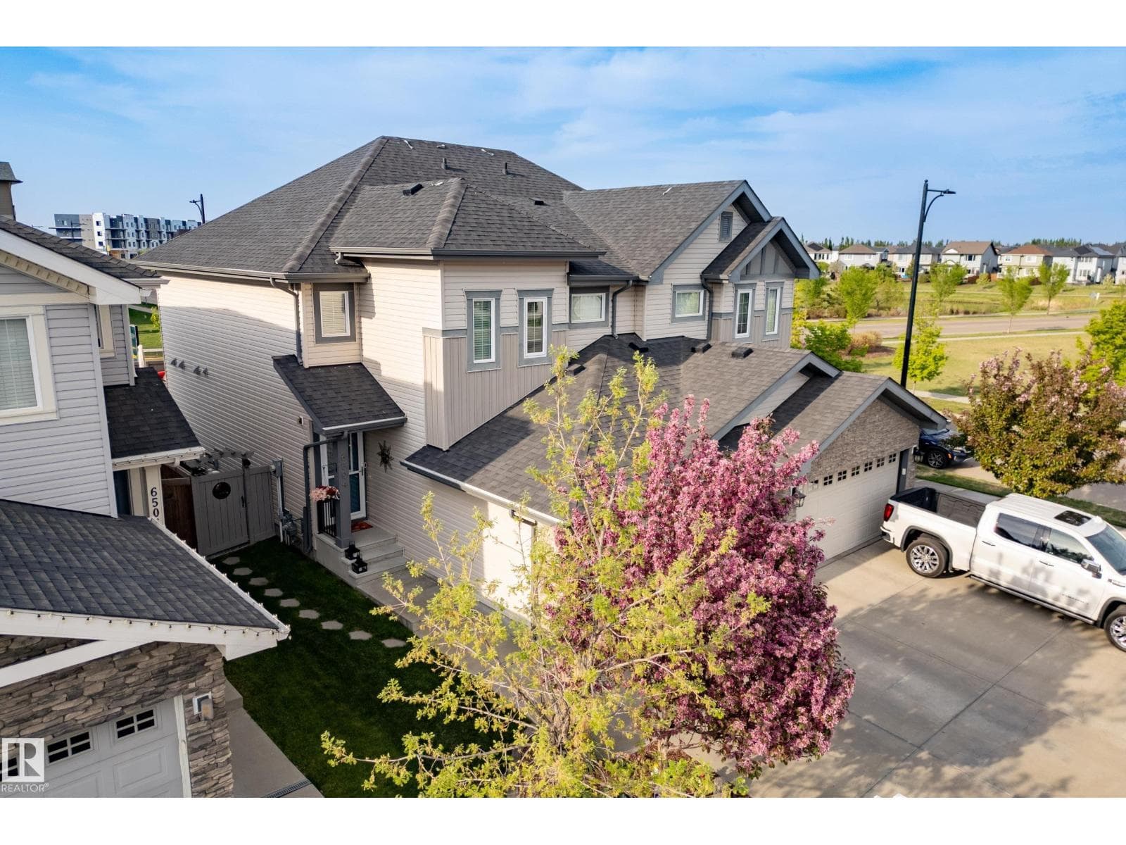 6504 59 AV — photo 2