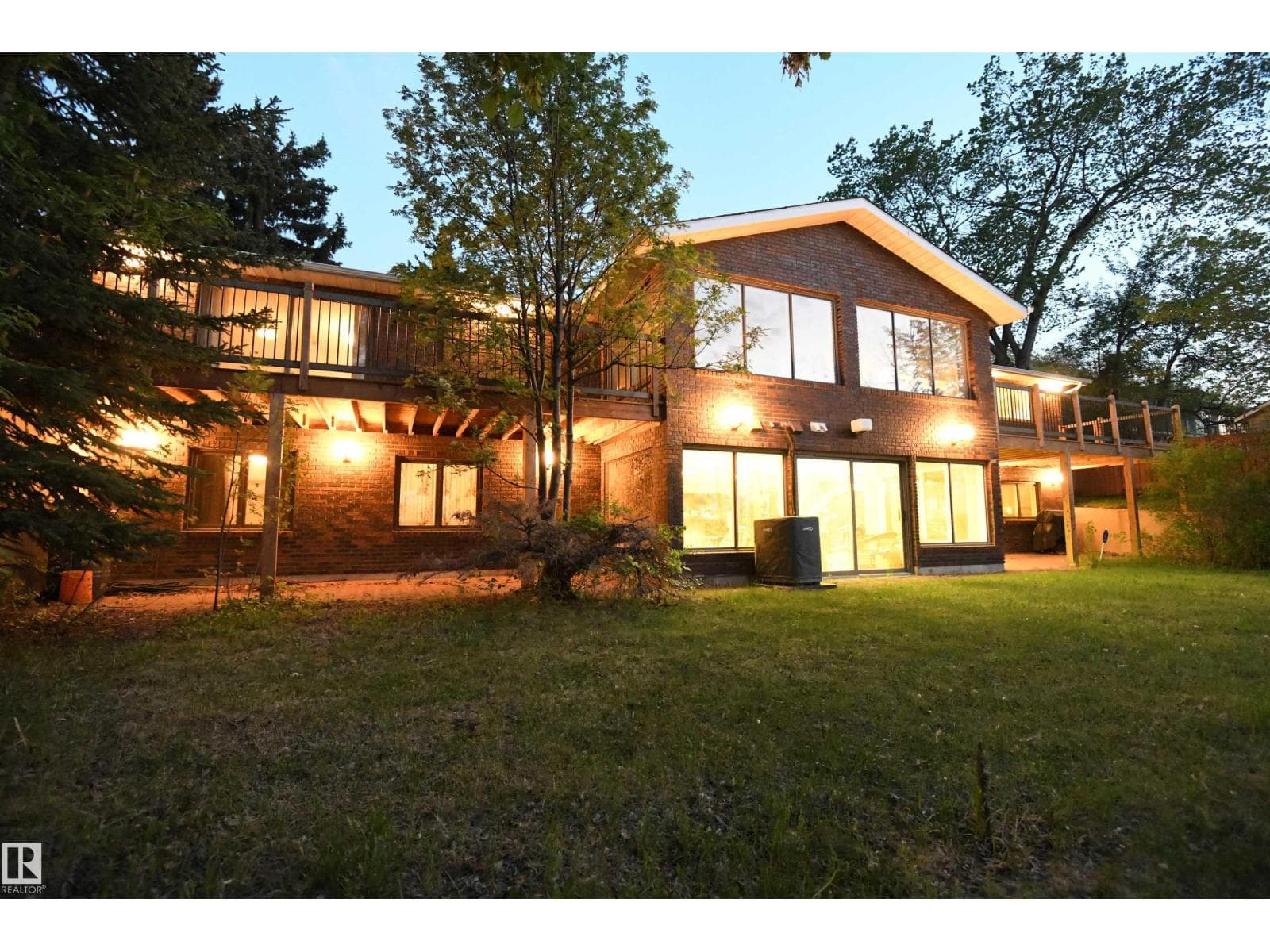 4108 106B AV NW — photo 2