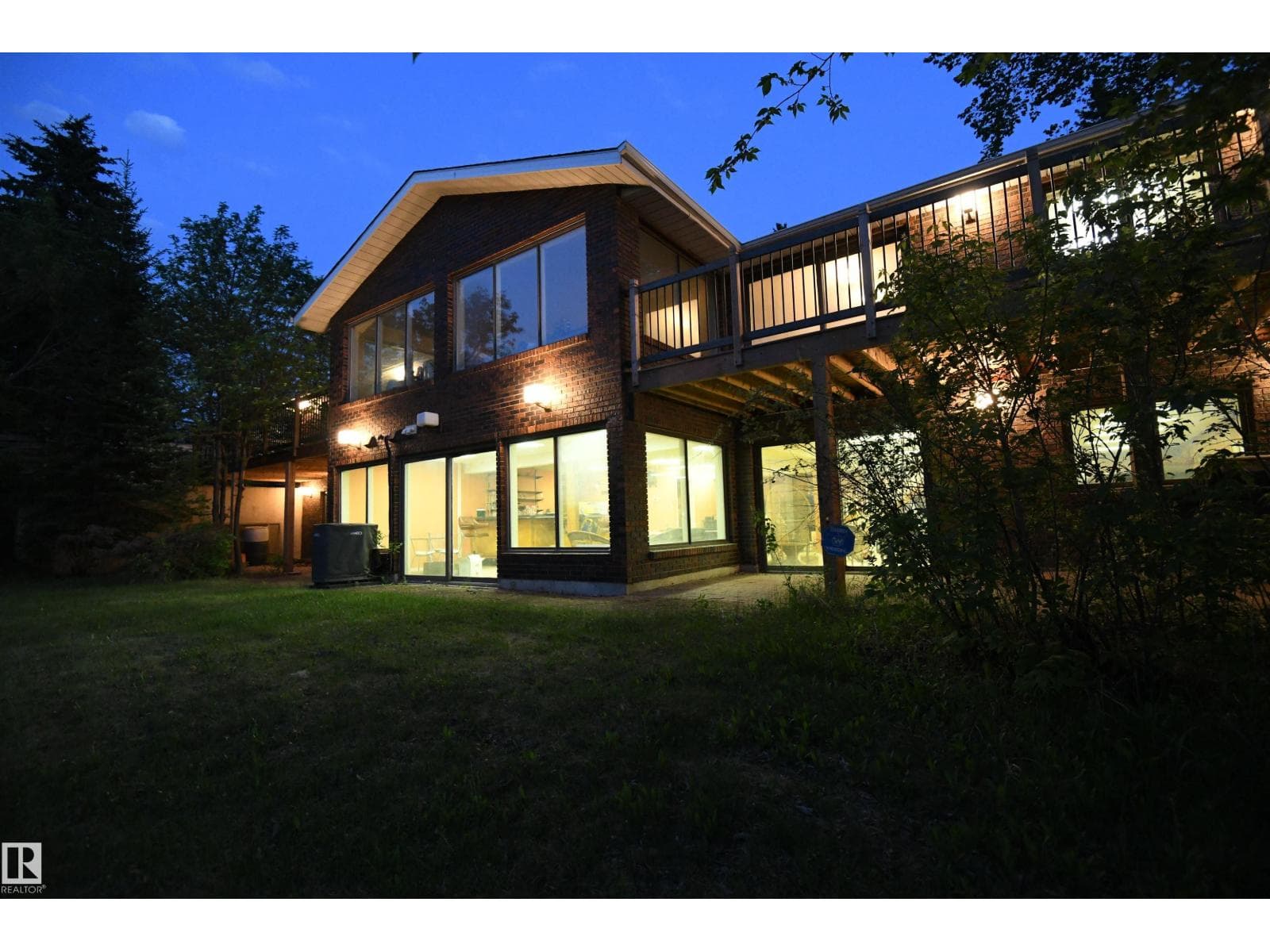 4108 106B AV NW — photo 4