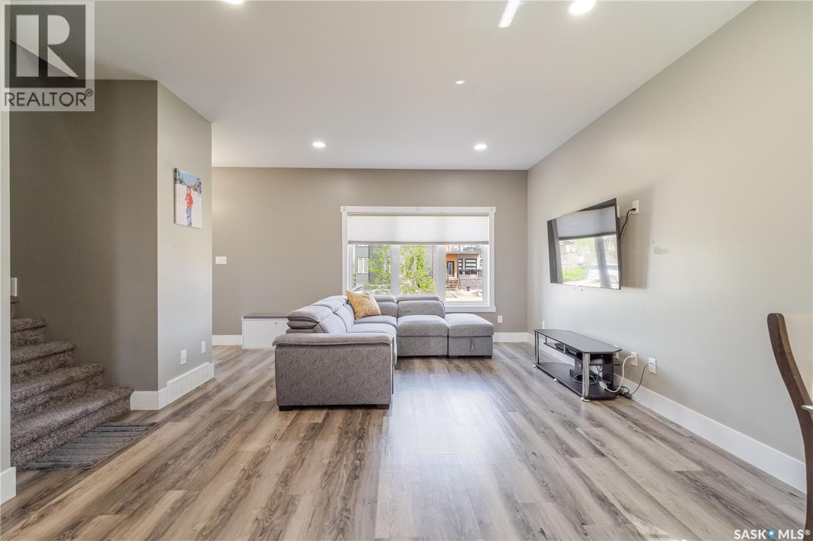 1750 11th AVENUE NW — photo 2