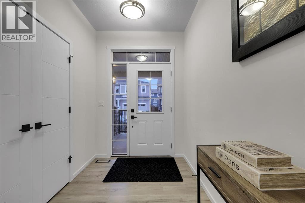 610 Southwinds Close SW — photo 3
