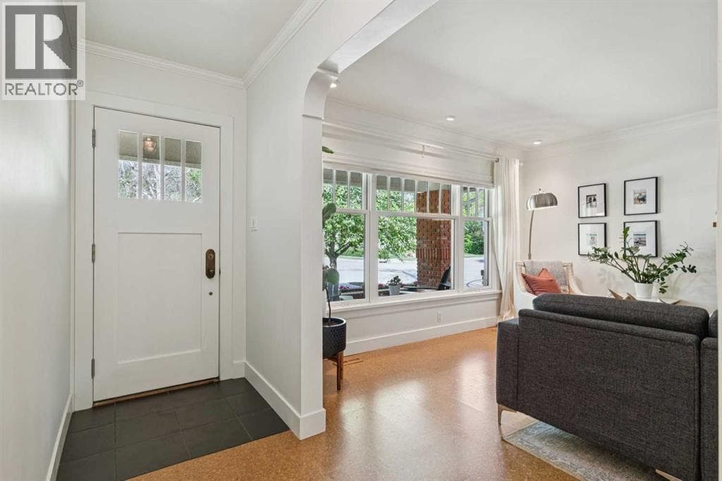 3202 1 Street SW — photo 2